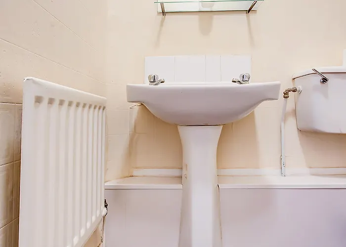 The Longlands 2* Middlesbrough